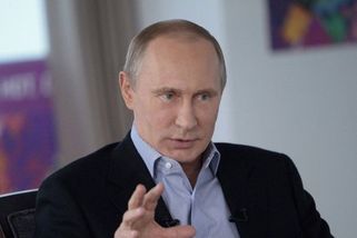Fico jako užitečný mopslík Moskvy. Proč je Putinův svátek přehlídkou pokrytectví a urážkou historie - Médium.cz
